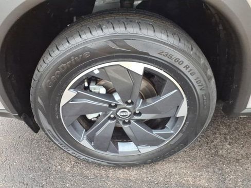 Used 2024 Nissan Rogue SV image 24