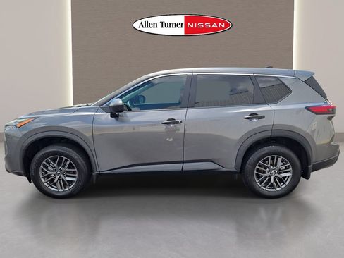 Used 2025 Nissan Rogue S FWD image 10