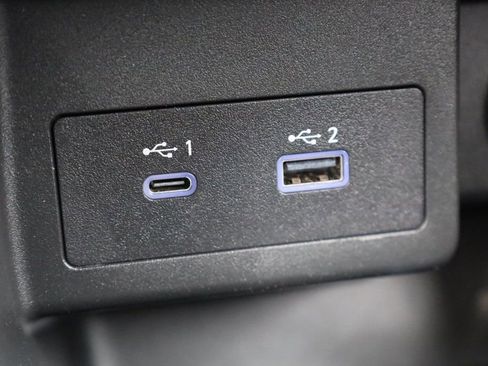 Used 2023 Nissan Kicks SR image 39