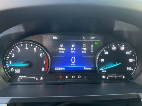 Used 2023 Ford Explorer XLT AWD/4WD image 17