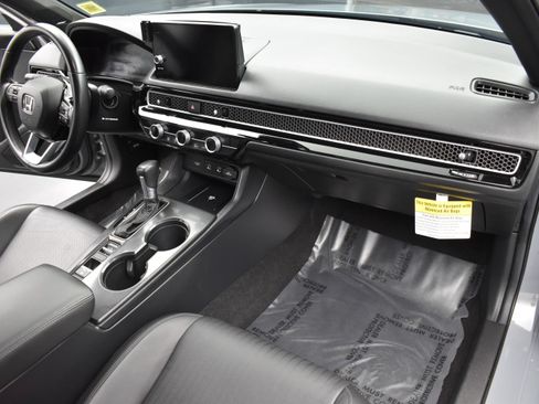Used 2025 Honda Civic Sport image 7