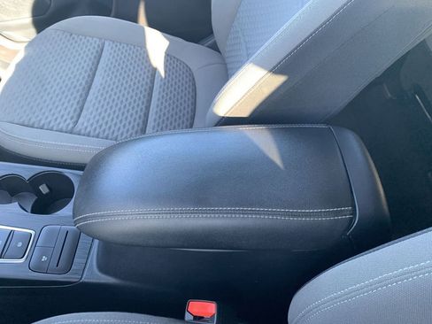 Used 2021 Ford Escape SE image 21