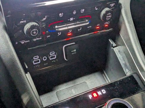 Used 2024 Jeep Grand Cherokee L Limited w/ Luxury Tech Group II image 22