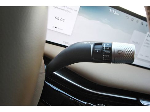 Used 2025 Genesis G80 2.5T image 21