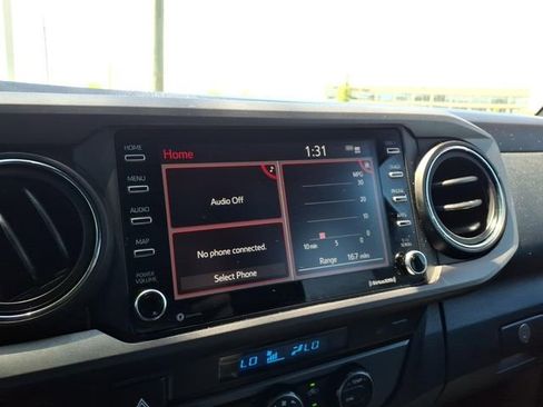 Certified 2023 Toyota Tacoma TRD Off-Road AWD/4WD image 20