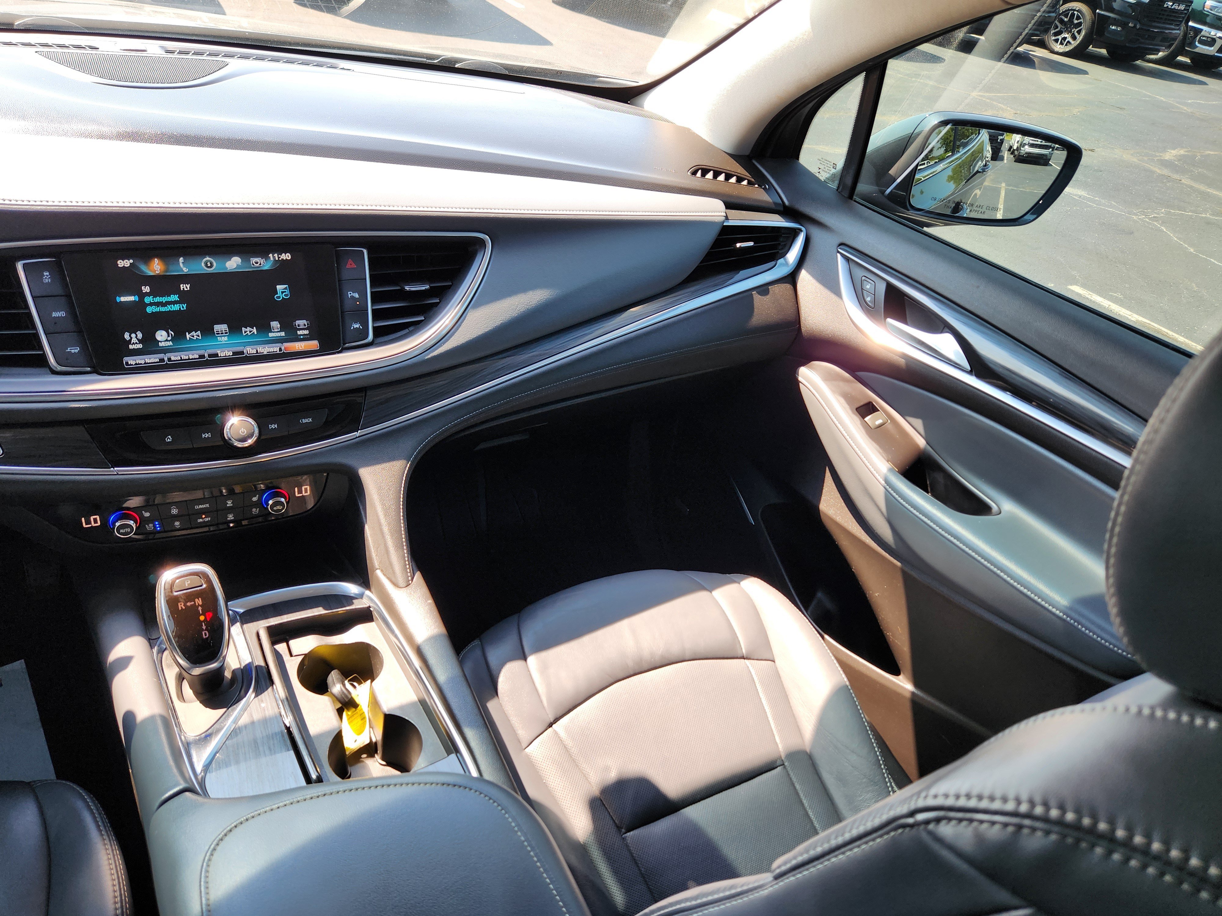 Used 2018 Buick Enclave Premium w/ Experience Buick Package AWD/4WD image 17