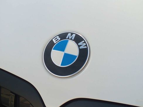 Used 2025 BMW X7 M60i image 12