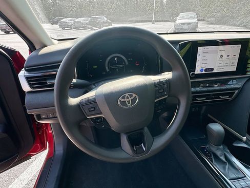 Used 2025 Toyota Camry LE image 16