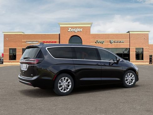 New 2027 Chrysler Pacifica Select AWD/4WD image 4