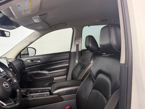 Used 2024 Nissan Pathfinder SL FWD image 25
