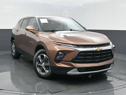 Used 2023 Chevrolet Blazer LT w/ Driver Confidence Package image 2