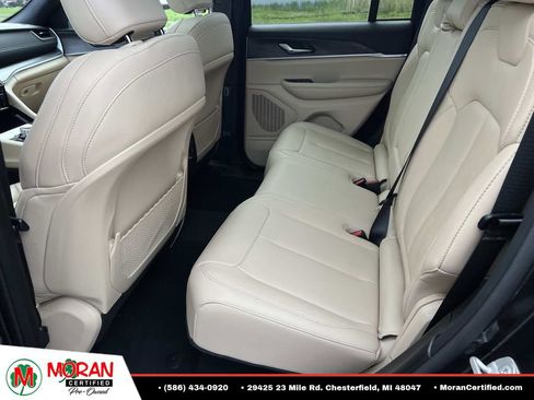 Used 2024 Jeep Grand Cherokee Limited AWD/4WD image 13