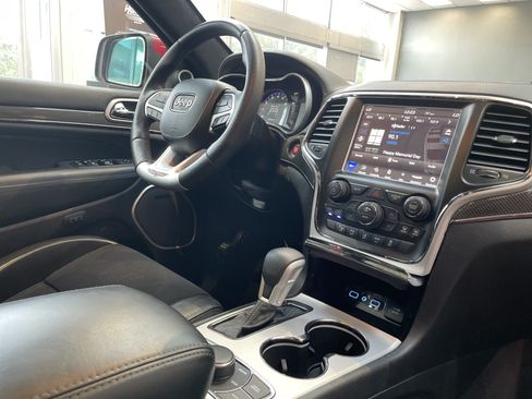 Used 2018 Jeep Grand Cherokee Trackhawk AWD/4WD image 36