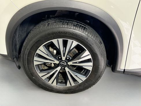 Used 2023 Nissan Rogue SV image 13