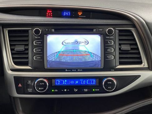 Certified 2017 Toyota Highlander Plus AWD/4WD image 17