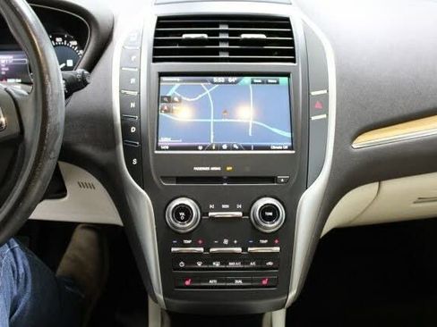 Used 2015 Lincoln MKC AWD w/ Equipment Group 101A Select image 24