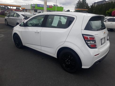 Used 2017 Chevrolet Sonic LT image 5