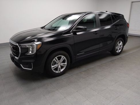 Used 2024 GMC Terrain SLE AWD/4WD image 2