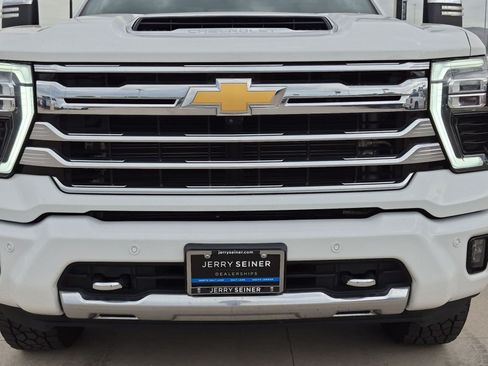 Certified 2024 Chevrolet Silverado 2500 High Country w/ High Country Premium Package AWD/4WD image 11