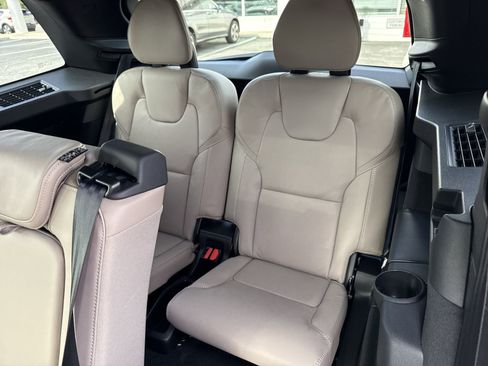 New 2026 Volvo XC90 B6 Ultra image 15