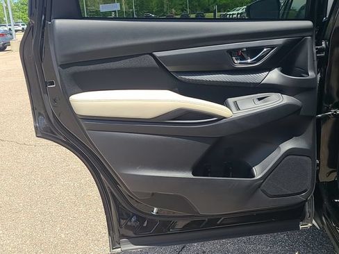 Used 2025 Subaru Ascent Premium AWD/4WD image 16