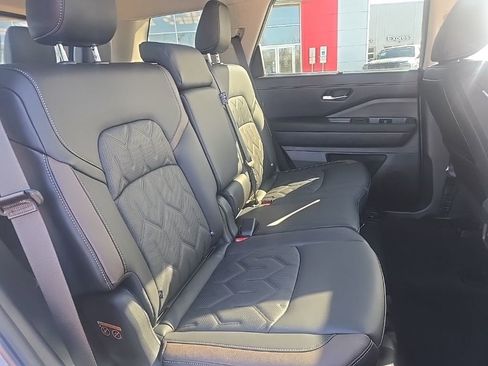 New 2026 Nissan Pathfinder Platinum image 34