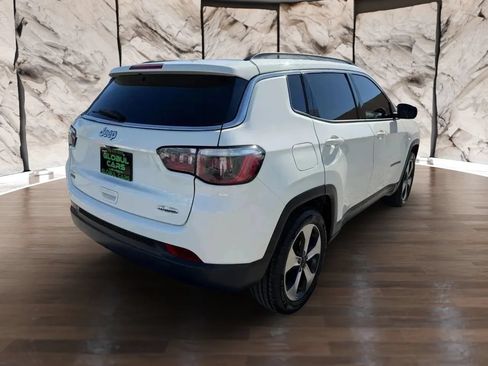 Used 2018 Jeep Compass Latitude w/ Popular Equipment Group FWD image 5