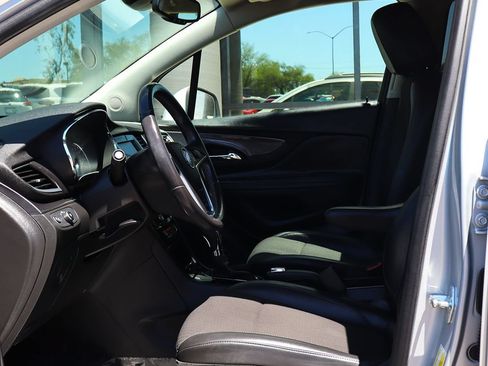 Used 2022 Buick Encore Preferred AWD/4WD image 37