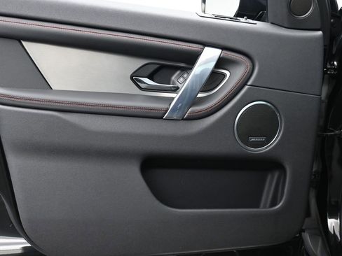 Used 2023 Land Rover Discovery Sport S R-Dynamic image 9