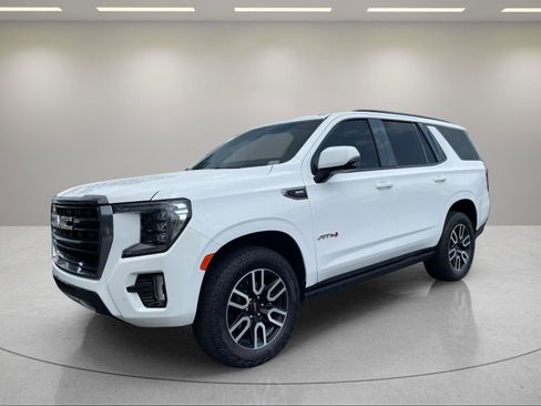 Used 2024 GMC Yukon AT4 w/ Technology Package AWD/4WD image 3