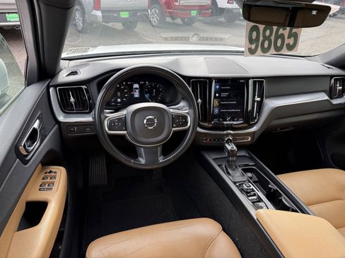 Used 2018 Volvo XC60 T5 Momentum w/ Convenience Package AWD/4WD image 15