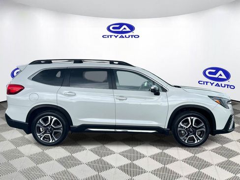 Used 2023 Subaru Ascent Limited w/ Technology Package AWD/4WD image 2