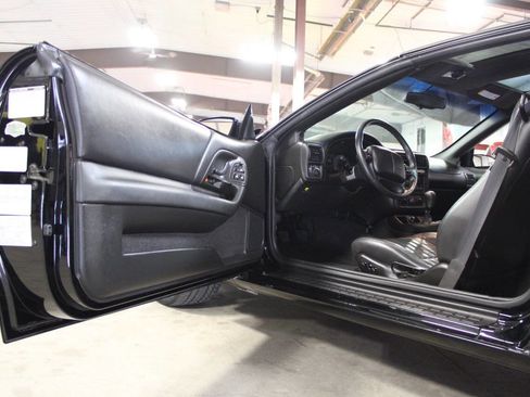 Used 2000 Chevrolet Camaro Z28 w/ SS Performance/Appearance Pkg image 28