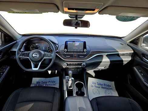 Used 2024 Nissan Altima 2.5 SV image 13