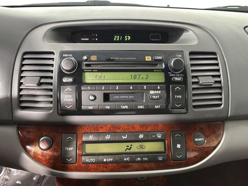 Used 2006 Toyota Camry XLE FWD image 31