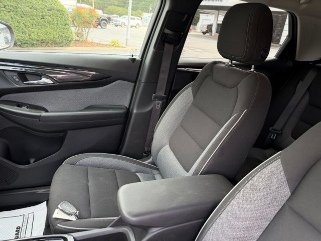 Used 2025 Chevrolet TrailBlazer LT AWD/4WD image 13