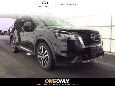 Used 2024 Nissan Pathfinder Platinum w/ Cargo Package image 1