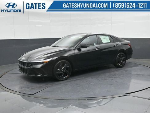 New 2026 Hyundai Elantra Sport image 7