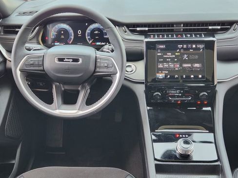 Certified 2025 Jeep Grand Cherokee L Altitude RWD image 25