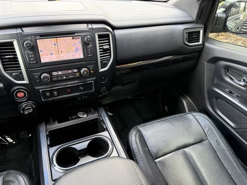 Used 2019 Nissan Titan SV w/ SV Convenience Package AWD/4WD image 24
