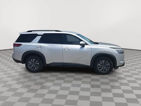 Used 2023 Nissan Pathfinder SV AWD/4WD image 9
