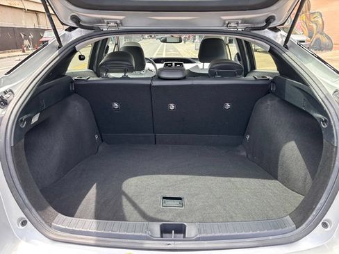 Used 2016 Toyota Prius Four FWD image 12
