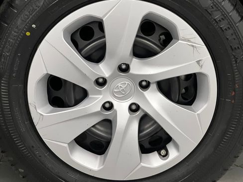 Used 2024 Toyota RAV4 LE image 58