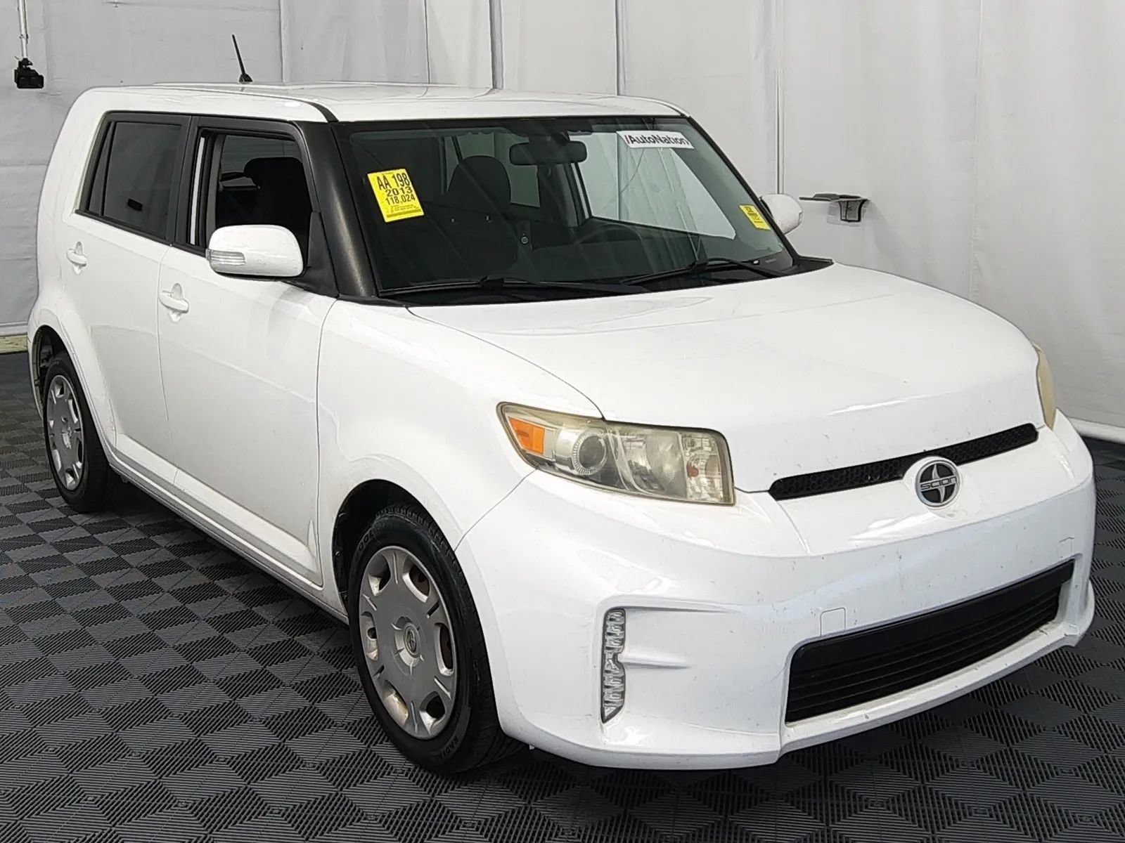 Used 2013 Scion xB FWD image 6