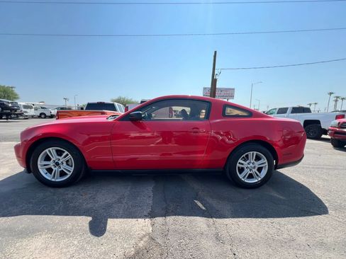 Used 2010 Ford Mustang Coupe RWD image 2