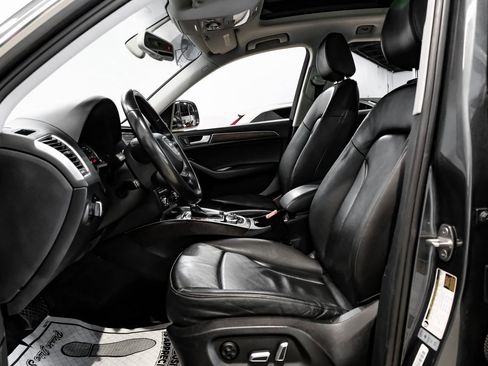 Used 2017 Audi Q5 2.0T Premium Plus w/ Technology Package image 4