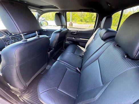 Certified 2020 Toyota Tacoma TRD Off-Road w/ TRD Premium Off Road Package image 13