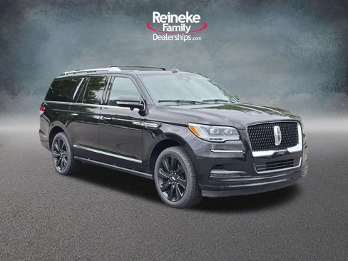 Used 2023 Lincoln Navigator L Reserve w/ Equipment Group 201A AWD/4WD image 3