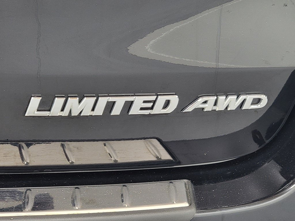 Used 2018 Toyota Highlander Limited AWD/4WD image 9