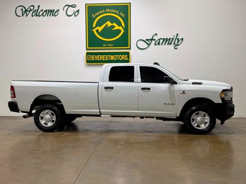 Used 2022 RAM 2500 Tradesman AWD/4WD image 9